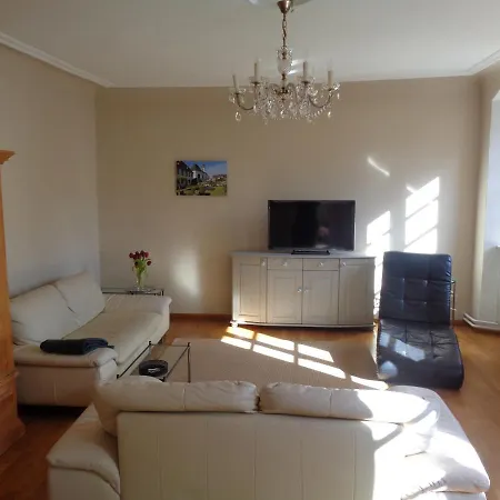Ferienwohnung Altes Pfarrhaus Mit Flair Und Moselblick Brauneberg Extérieur photo