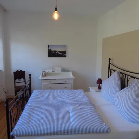 Ferienwohnung Altes Pfarrhaus Mit Flair Und Moselblick Brauneberg Extérieur photo