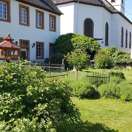 Ferienwohnung Altes Pfarrhaus Mit Flair Und Moselblick Brauneberg Extérieur photo